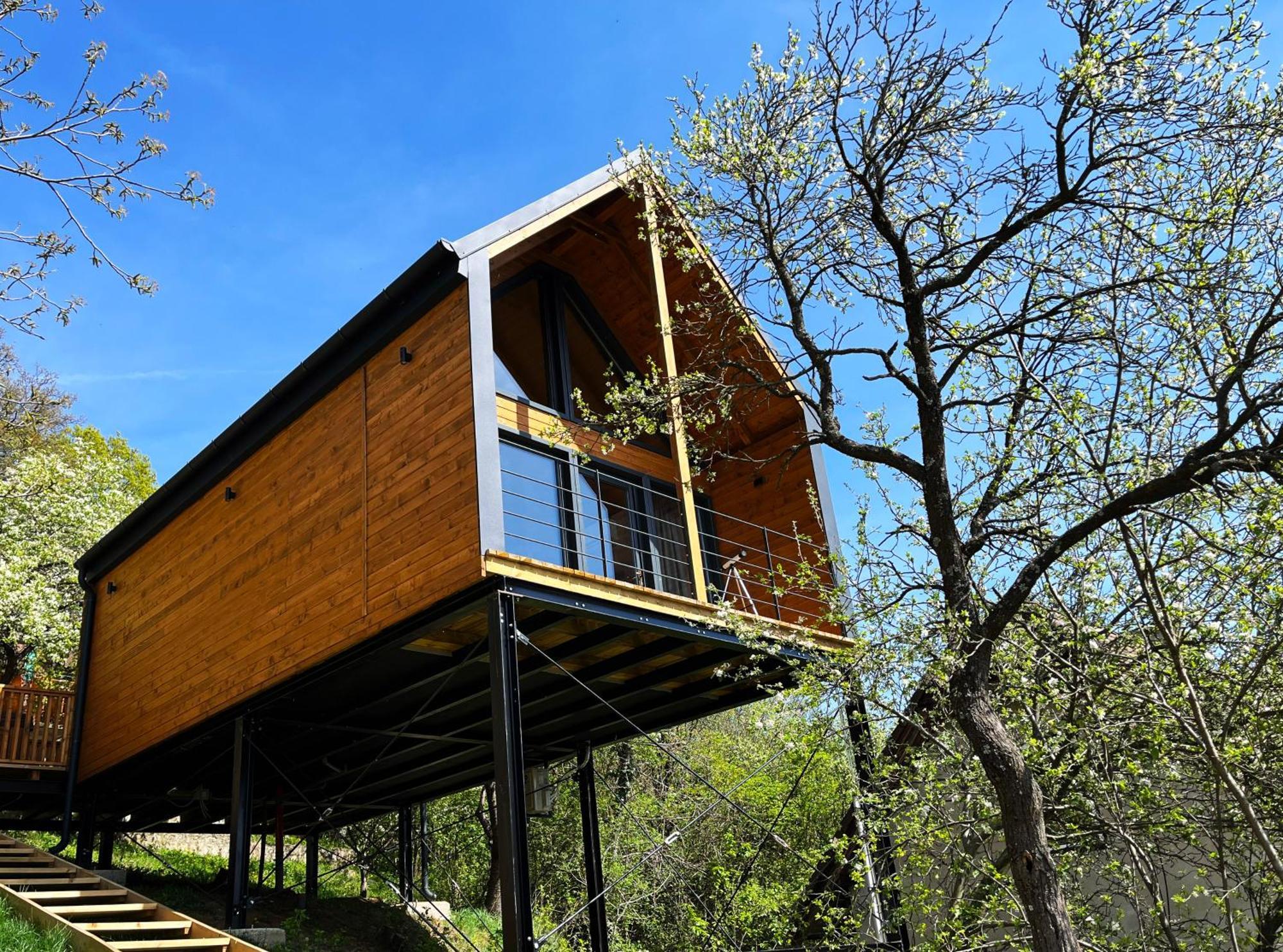 Woodland Apartment *